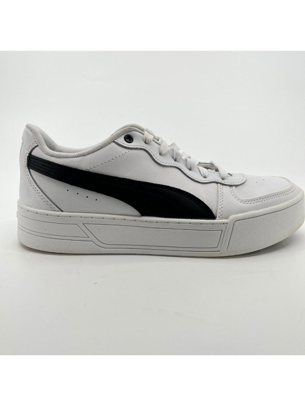 Puma Skye Platform Womens Size 8.5 White Black Athletic Lifestyle Shoes Sneakers